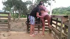 Redă Anal amator în aer liber: Farmgirl columbian devine futut tare