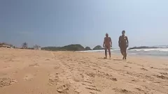 تشغيل Nudist Beach Adventure: زوجان يستمتعان بالمرح العري العام في المكسيك
