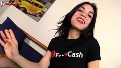 Afspelen Nylon Foot Fetish Adventure van Magena Yama: Dildo Fun met een bossig poesje