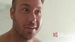 Redă Acest videoclip șocant arată reacția unui tip când și-a surprins sora vitregă masturbându-se și făcând ceva sălbatic