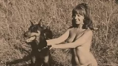 Reproducir Dark Lantern Entertainment presenta: Coño Peludo Bestial Retro Vintage Serpiente Zoológico Desconocido Porno