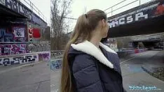 Redă Actrita xxx face sex in public cu un barbat inebunit dupa pizdulice ei hardcore