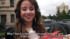 Play The amateur teenager makes a paw with her feet in the car