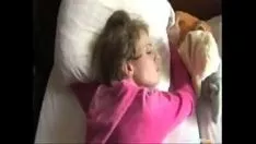 تشغيل يقوم الشريك بعد الاستيقاظ بممارسة الجنس دون انقطاع