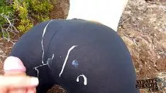 تشغيل أفلام XXX مع نساء آسيويات يرغبن في ممارسة الجنس في الجبال في الطبيعة