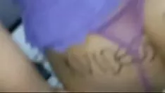 Reproducir A ella le encanta cuando su coño de ébano se expande