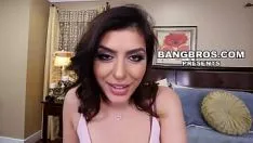 Reproducir Frota bien el coño de esta mujer hasta excitarla porque