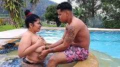 Play Stepmom Jocelyn Palmas Makes Me Hard by the Pool