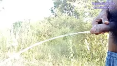 Abspielen Öffentliches Pissen im Dschungel von Rajesh Playboy 993