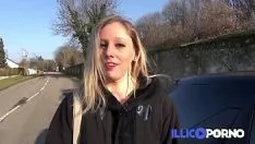 Odtwórz Złapany przez dwóch turystów na ulicy i penetrowany w ustronnym miejscu